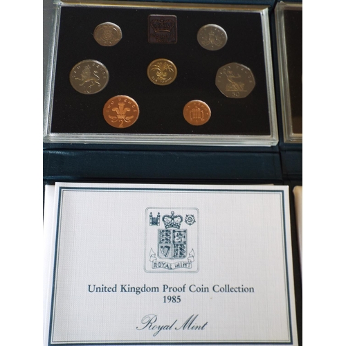 171 - 2 Royal mint proof sets United Kingdom coin collection 1985 & 1988 (1)