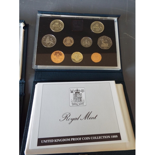 172 - 2 Royal mint proof sets United Kingdom coin collection 1988 & 1989 (1)