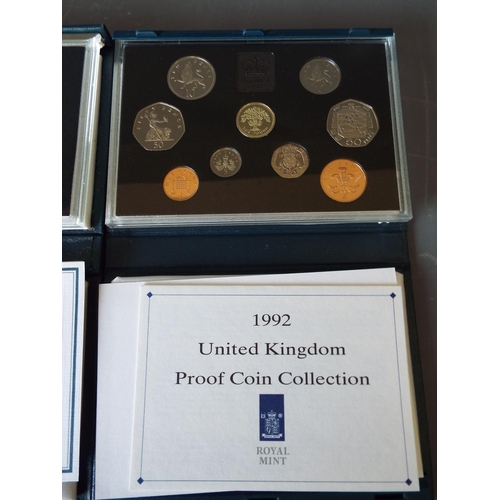 173 - 2 Royal mint proof sets United Kingdom coin collection 1985 & 1992 (1)