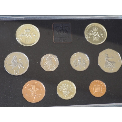 174 - 2 Royal mint proof sets United Kingdom coin collection 1988 & 1989 (1)