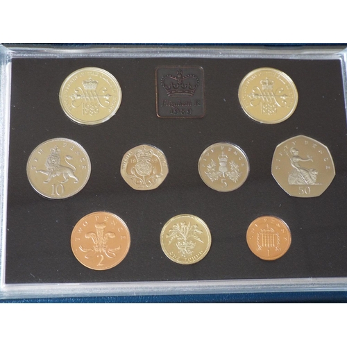 175 - 2 Royal mint proof sets United Kingdom coin collection 1989 & 1990 (1)