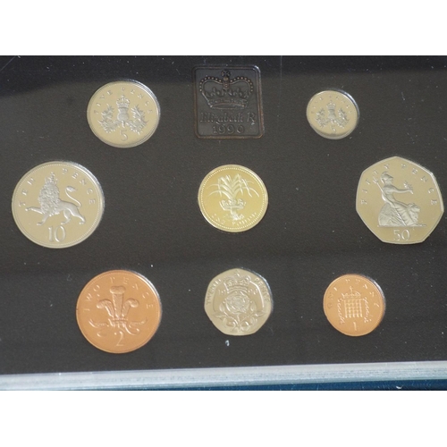 175 - 2 Royal mint proof sets United Kingdom coin collection 1989 & 1990 (1)