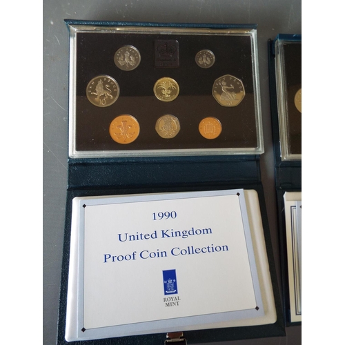 176 - 2 Royal mint proof sets United Kingdom coin collection 1990 & 1991 (1)
