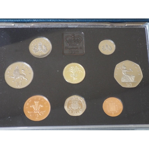 177 - 2 Royal mint proof sets United Kingdom coin collection 1990 & 1991 (1)