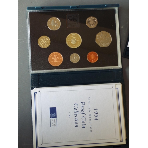 179 - 2 Royal mint proof sets United Kingdom coin collection 1994 & 1995 (1)