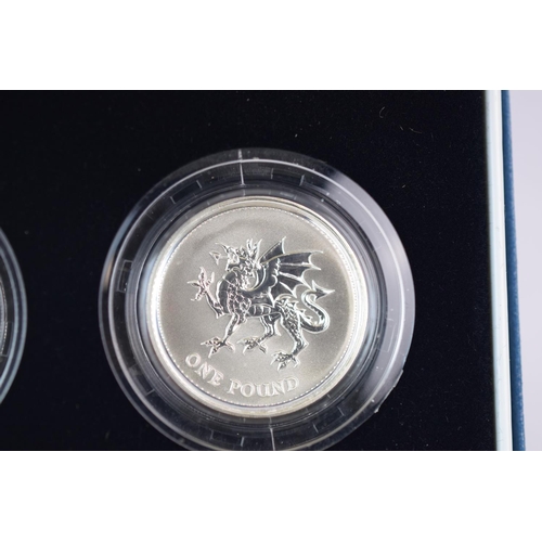 123 - Royal Mint Silver proof Millienium 2000 One Pound, Two Coin set. Cased with COA (S82)   See photos.