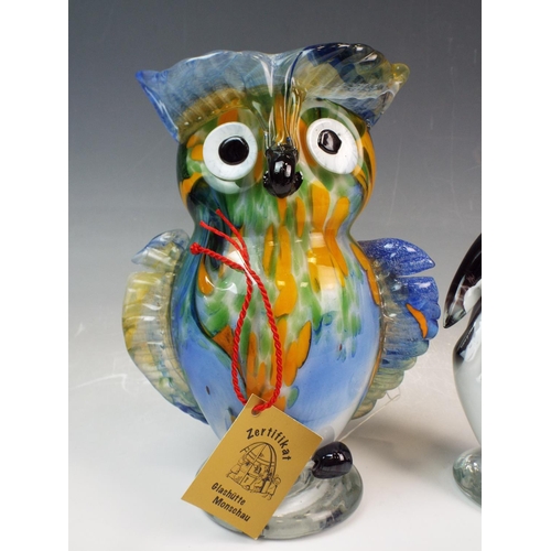 17 - Art glass owl by Zertifikat and a art glass penguin.