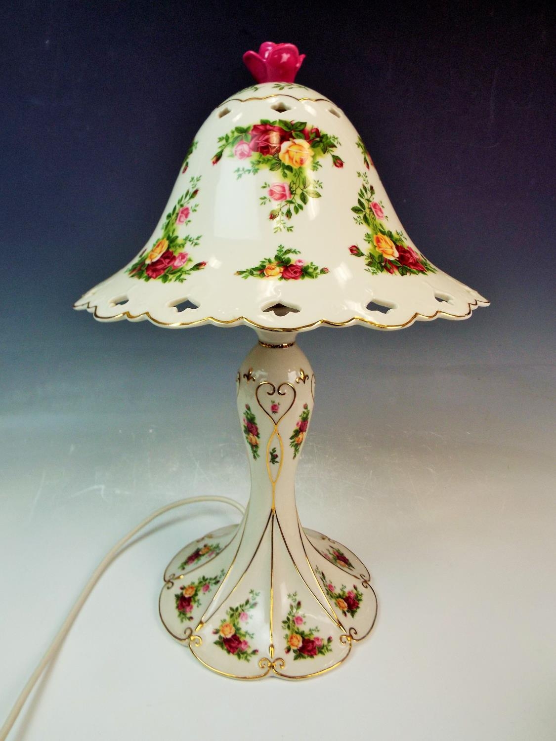 Royal albert old country roses outlet lamp