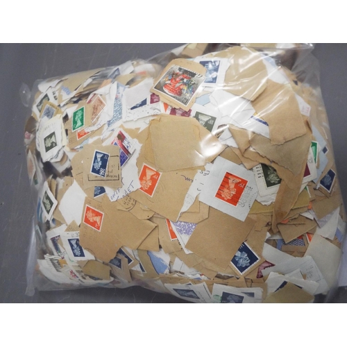 306 - 2.2kg of world and GB loose stamps