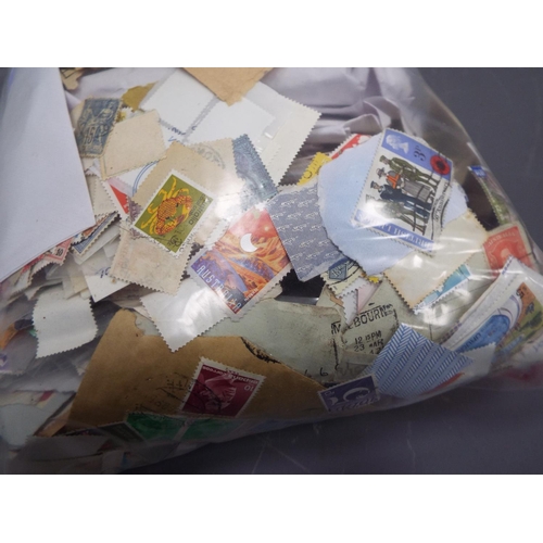 308 - 1.9kg of world and GB loose stamps