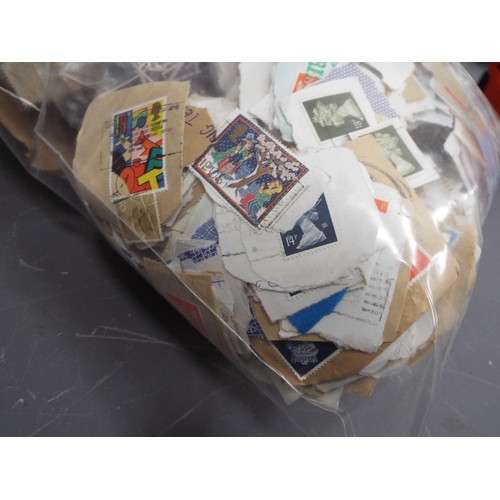 309 - 2.1kg of world and GB loose stamps