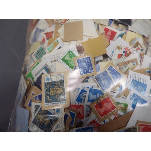 312 - 1.8kg of world and GB loose stamps