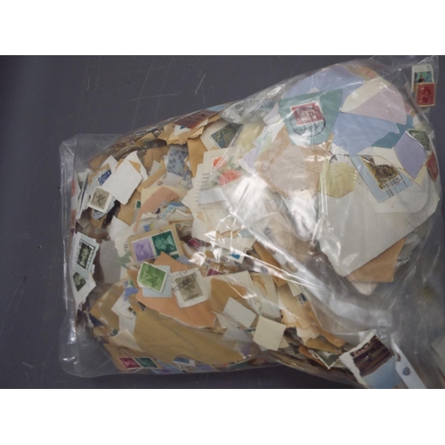 315 - 2kg of world and GB loose stamps