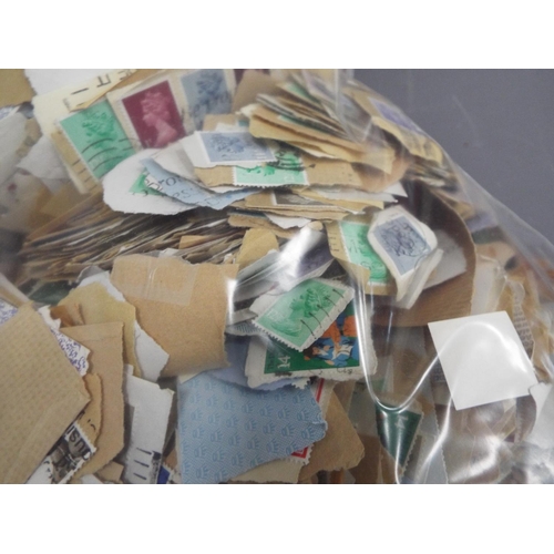 316 - 1.6kg of world and GB loose stamps