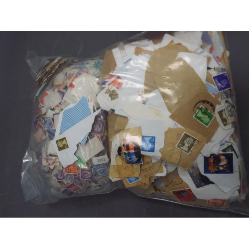 318 - 1.6kg of world and GB loose stamps