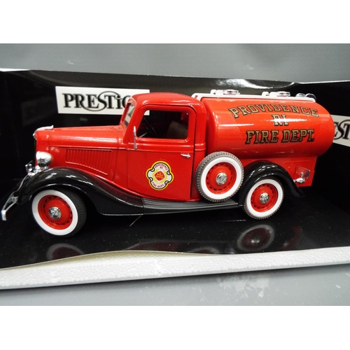 415 - 1:18 Scale Solido Ford Fire truck. Boxed and unused condition . See photos