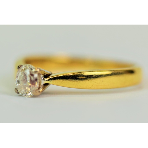 542 - 18ct Yellow Gold Set with an Oval Cut Solitaire Diamond approx 5 x 4 mm  0.40cts approx .  Finger si... 