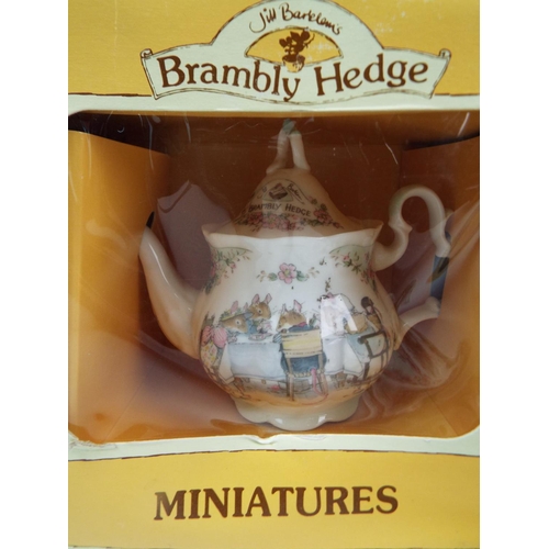 106 - Royal Doulton Brambly Hedge miniatures. (boxed )