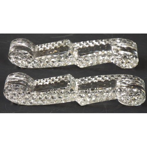 268 - Vintage crystal glass knife rests. 2 pairs and 2 singles