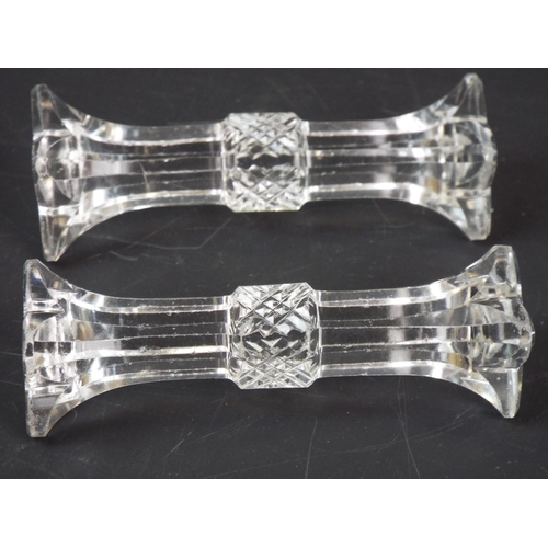 268 - Vintage crystal glass knife rests. 2 pairs and 2 singles