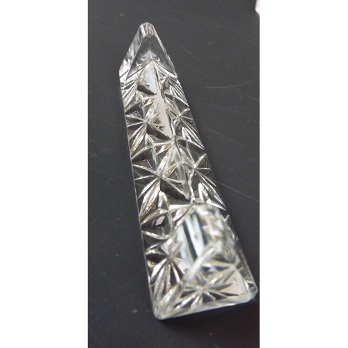 270 - 12 Matching crystal glass knife rests.