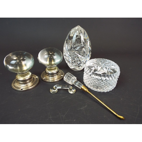 284 - 2 Vintage glass knob door handles and other various crystal glass items.