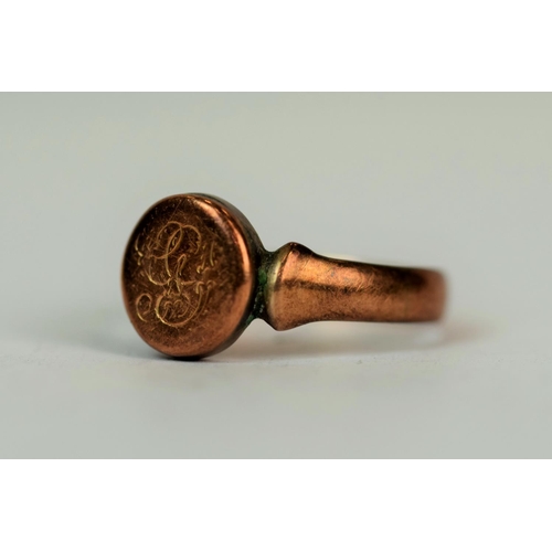 571 - 9ct Rose Gold Signet ring. Finger size 'R'   3.4g