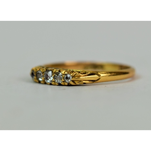 572 - 18ct Yellow Gold ring set with Five graduated Diamonds. Centre Diamond approx 0.10cts, Flanking Diam... 