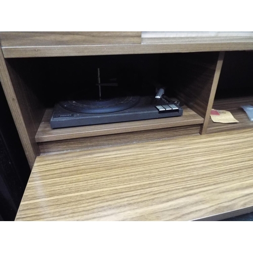 1007 - Vintage 1970's Grundig Senderwahl Radiogram on tapered legs . Working condition unknown. See photo