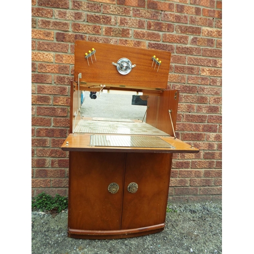 939 - 1950's Drinks cabinet. H:36 x W:24 x D:13 inches.