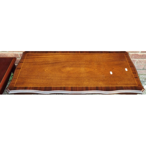 960 - Coffee table on cabriole legs with oak centre panel to top decorated with softwood stringing.  H:18 ... 