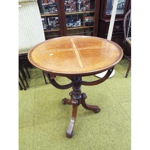 996 - Victorian circular topped table supported on three carved bracket legs on a carved and turned centra... 