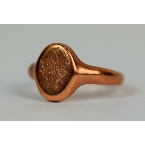 518a - 9ct Rose Gold Signet ring . Finger size 'P'  4.0g