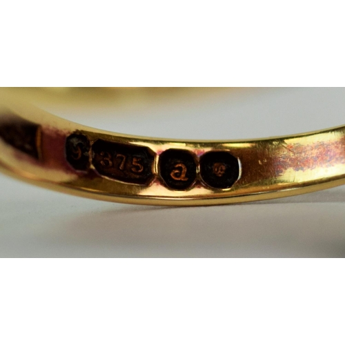 519a - 9ct Yellow Gold Signet ring.  Finger size 'S'  4.8g