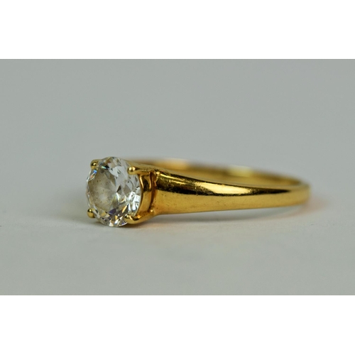 523a - 14ct Yellow Gold CZ solitaire set ring. Finger size 'V'   2.5g