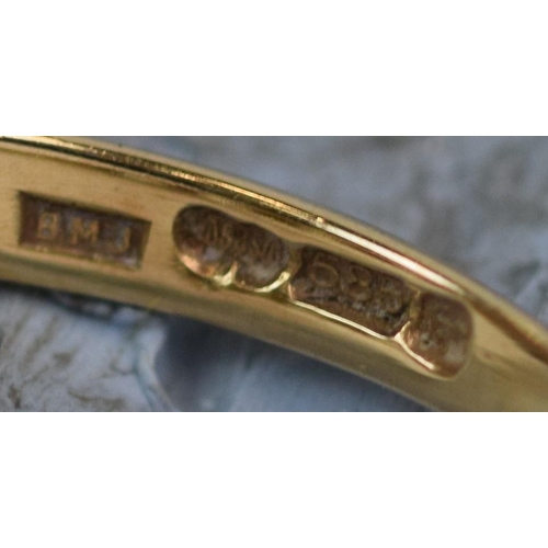 515a - 14ct Yellow Gold Ring set with Five large CZ stones on a mount which spells ' I Love You'  Finger si... 