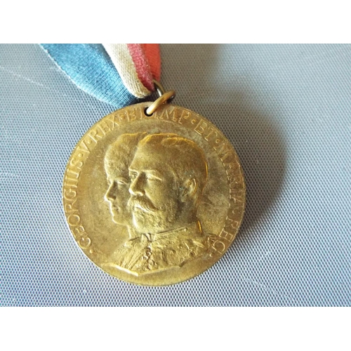 795 - George VI Commemorative medal local interest. Grimsby.