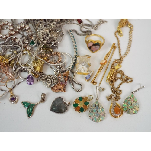 844 - Good selection of 925 silver necklaces pendants etc.