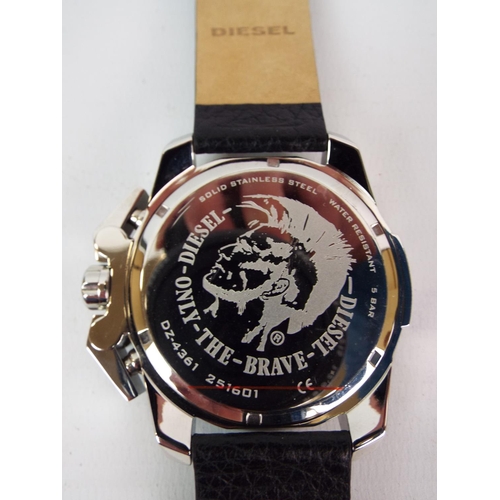 899 - Mens Diesel watch in working condition