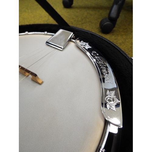 1124 - A Tanglewood union series TWB 18 M5 banjo in excellent condtion in case.