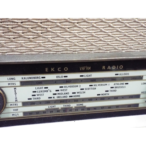 1148 - A vintage EKCO bakelite radio ( not tested if working )