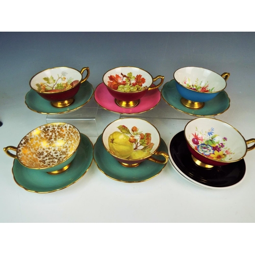 75 - Set of six Pretty teacups and saucers by Hammersley . See photo