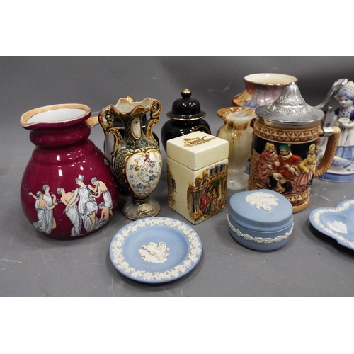 1276 - A Good mixed lot of ceramics including wedgwood etc.