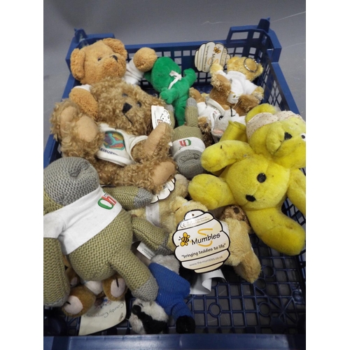 1300 - Tray of mixed teddy bears including Monkey from PG Tips.