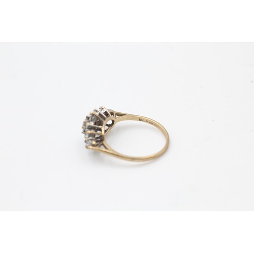 570a - 9ct gold & silver top paste cocktail ring (4.7g)     827581