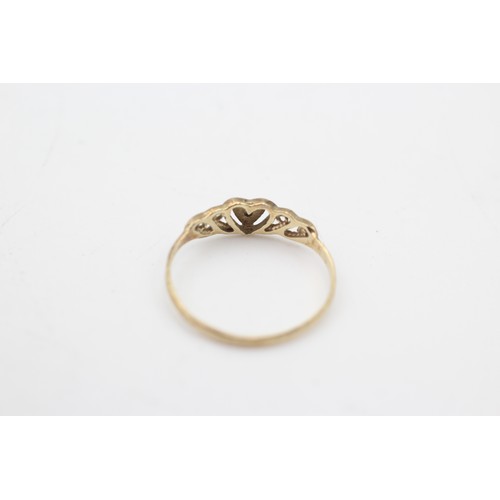 591a - 9ct gold heart openwork ring (0.8g)        481403