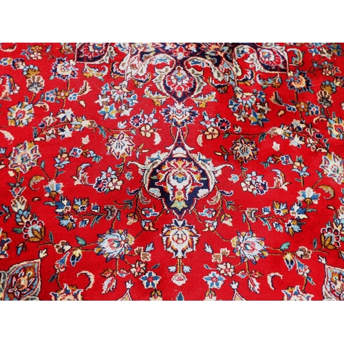 952a - Large room sized patterned rug measuring approx 7'ft 6 inches x 9ft. Overal in very good condition a... 