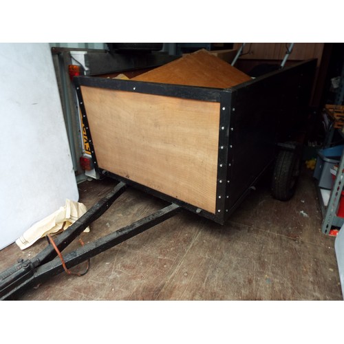 1461 - Large, well made trailer with light board to rear. made from steel with board sides. Measures (witho... 