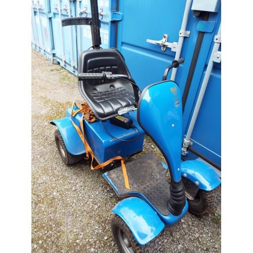 1460 - Grass-Hopper, Electric Golf Buggy with forward and reverse gears. charging cable all in working orde... 