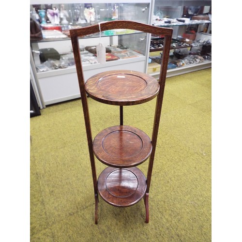 147a - Folding tea or cake stand in mahogany. excellent condition